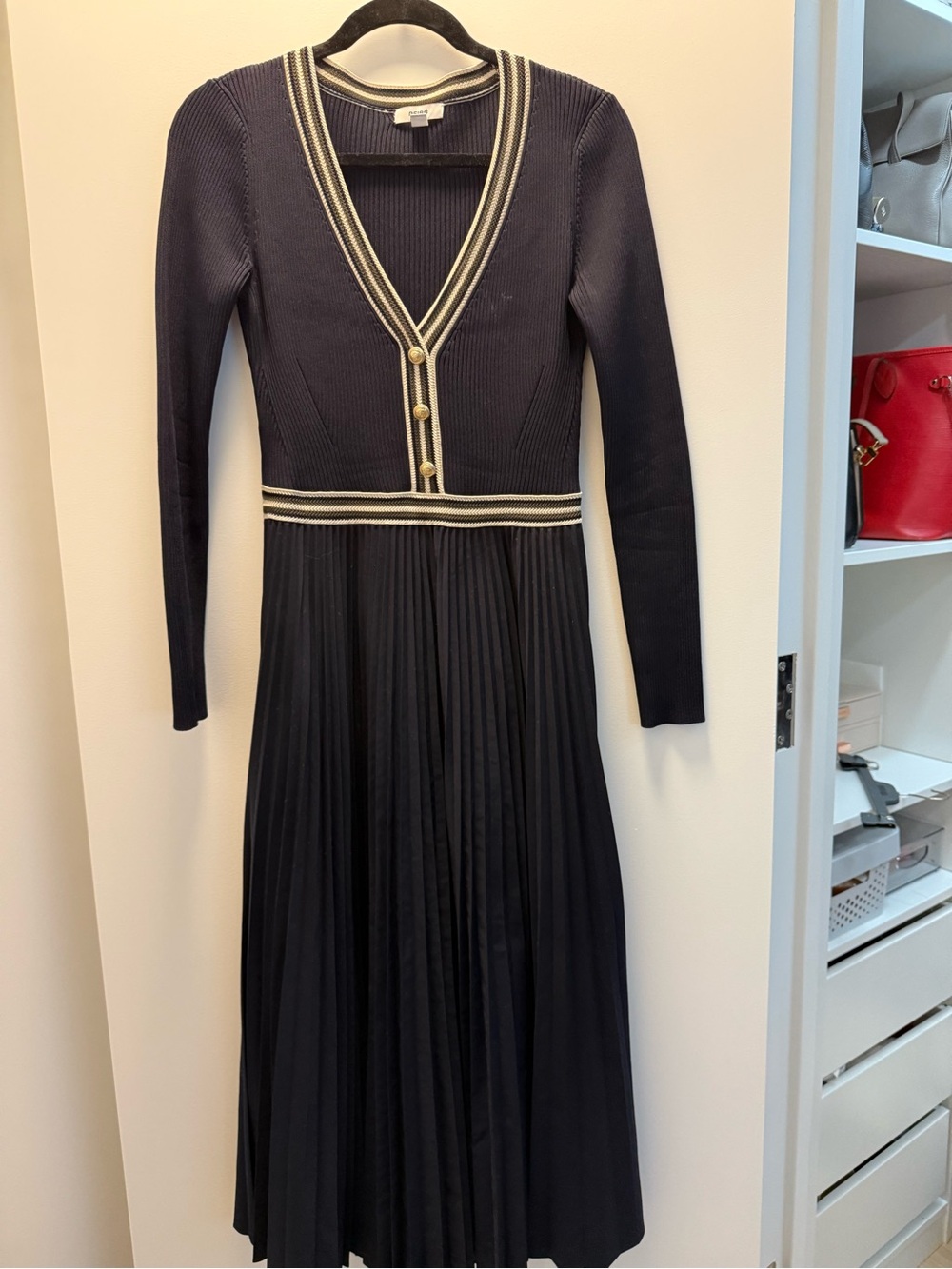 Reiss Gaia navy V-Neck Pleated Long-Sleeve Midi Dress - Picture 7 of 10